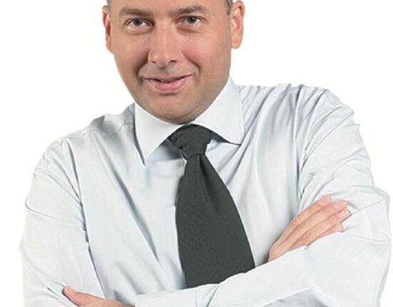 Și dacă ne e mai bine pe trotuarul pe care suntem?
