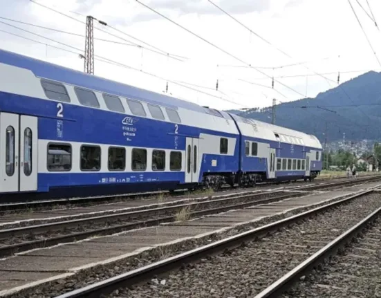 Un mecanic de locomotivă a evitat un dezastru, la Barboși, după ce trenul Galați-Suceava a fost deviat pe un fir greșit. Anchetă penală în curs