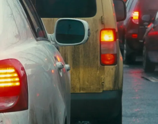 Haos în traficul din București când apar autospecialele. Titi Aur: Cum se face corect culoarul / video