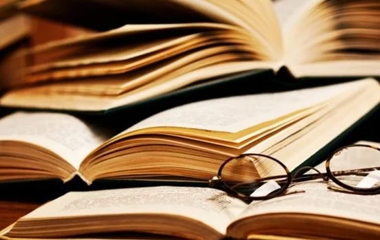 Scriitorul Viorel Boldiş vrea să meargă la copiii din sate cu furgonul ”BiblioTheCar-ul”