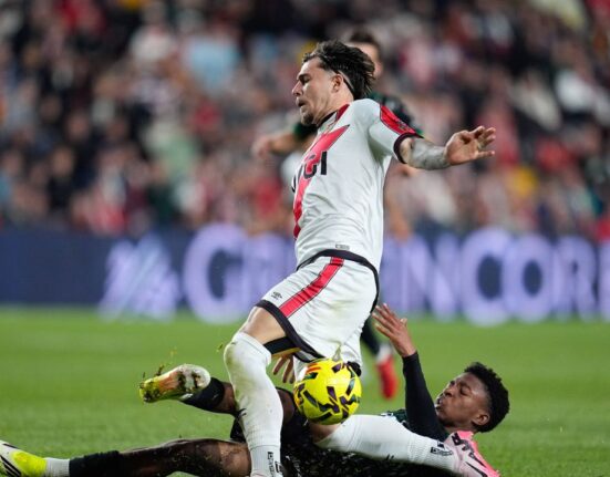 Derby-ul tricolorilor în sferturile Conference League! Rayo Vallecano