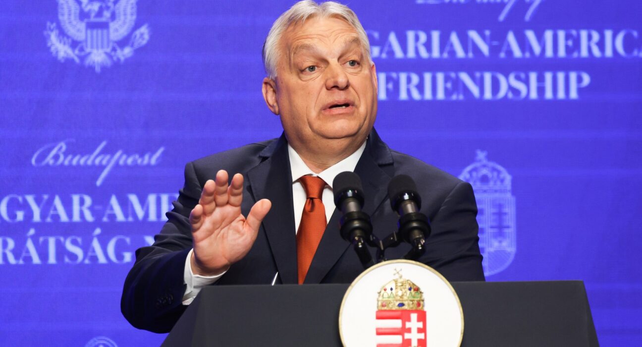 EXCLUSIV. Alegeri în Ungaria. Ce scrie într-o carte autorul pe care „clasa politică europeană nu se mai satură să-l citească” despre Viktor Orban