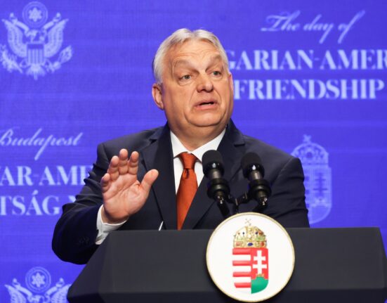 EXCLUSIV. Alegeri în Ungaria. Ce scrie într-o carte autorul pe care „clasa politică europeană nu se mai satură să-l citească” despre Viktor Orban