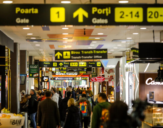Primele zile cu noul sistem EES: haos în aeroporturi, întârzieri de până la trei ore și pasageri care nu au mai ajuns la avion