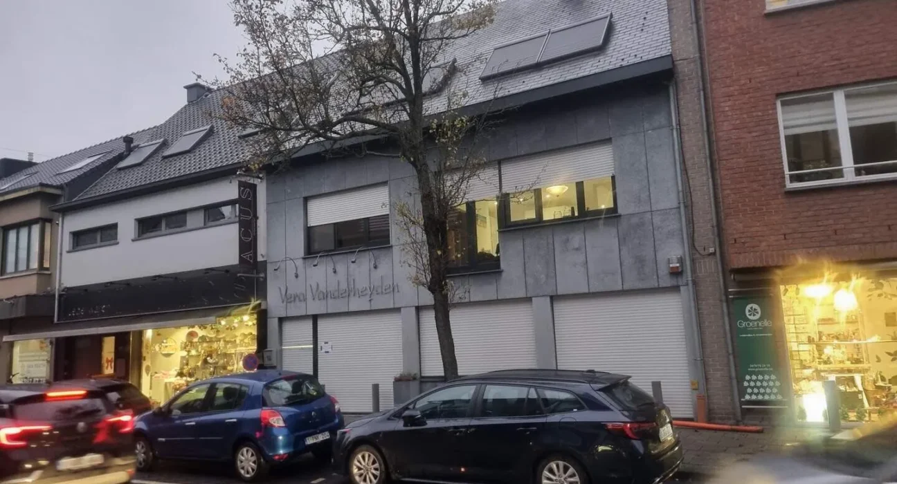 De necaz că au pierdut o avere după o noapte la cazino, doi români au spart o bijuterie în Belgia