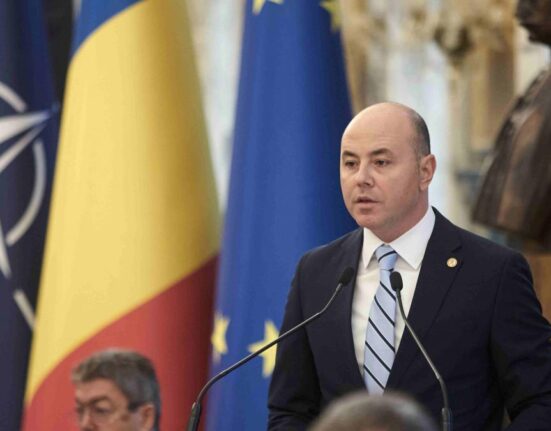 Economia, mărul discordiei între Muraru și Oprea: 'Este absurd!