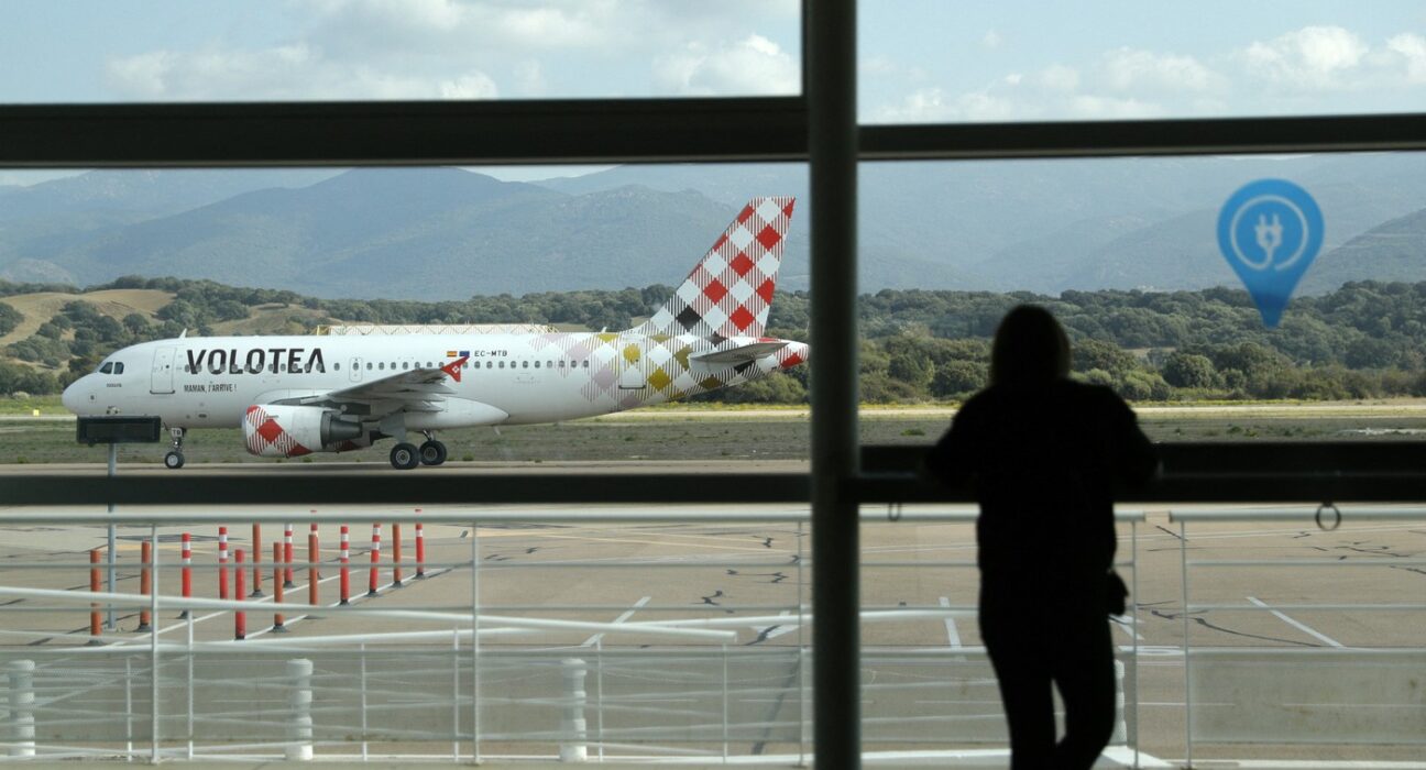 Compania aeriană low-cost care introduce un cost suplimentar după scumpirea kerosenului. Îl vor plăti și cei care și-au cumpărat deja bilet