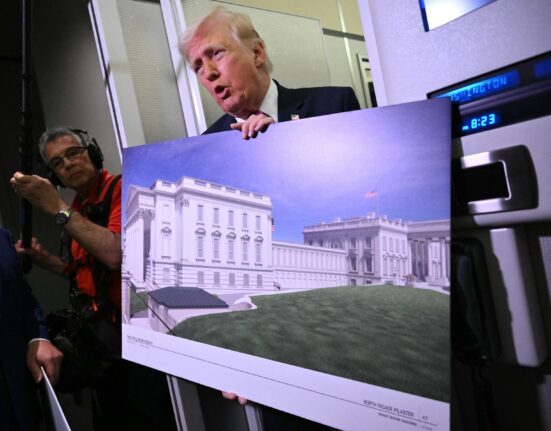 Trump atrage comparații cu Maria Antoaneta înaintea alegerilor cheie pentru președinția sa
