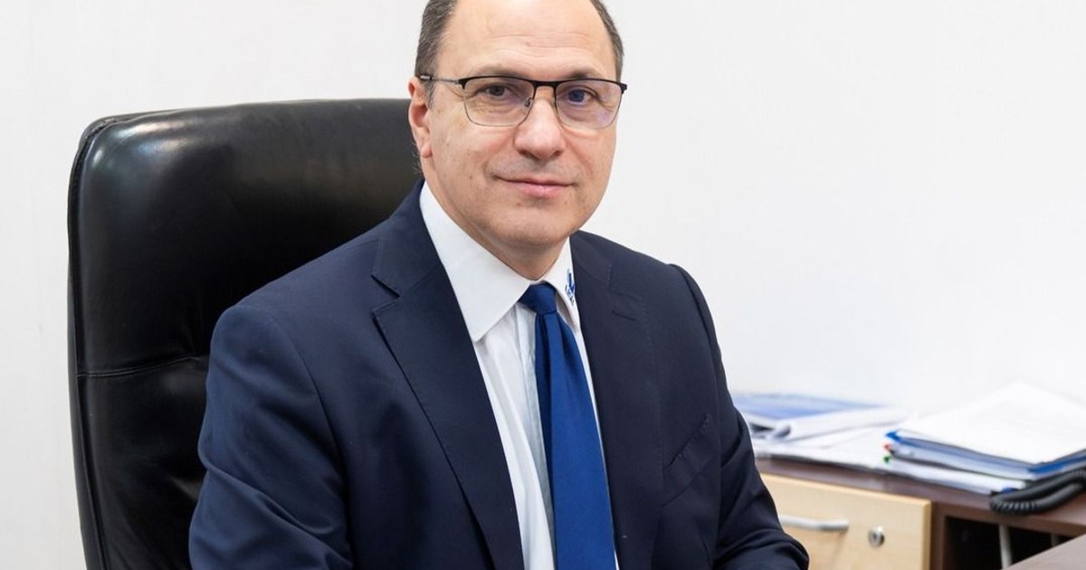Ministrul Educației propune bani în plus pentru profesorii care muncesc peste 40 de ore pe săptămână