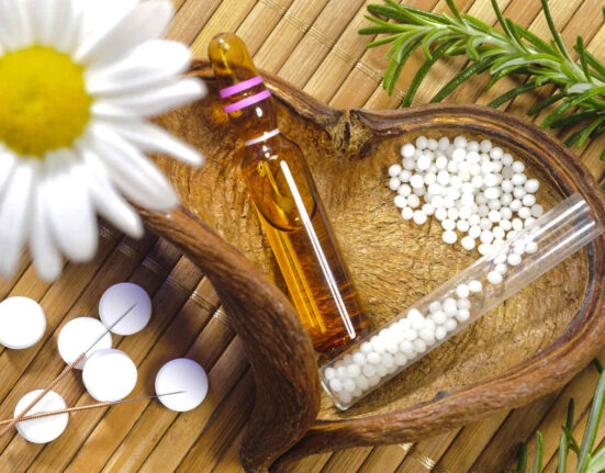 Homeopatia nu este mai eficientă decât un placebo și poate „prezenta un risc” pentru sănătate, spune un raport al statului spaniol