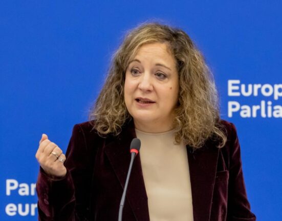 Șefa S&D din Parlamentul European, semnal pentru România după ce PSD i-a retras sprijinul lui Ilie Bolojan. Ce îi reproșează lui Manfred Weber