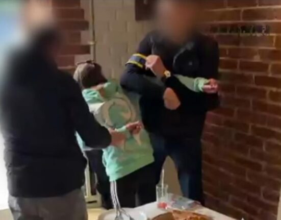 Copil de șase ani, scos la vânzare de propria mamă, în Ucraina. Femeia a fost prinsă în flagrant, în timp ce primea banii, 25.000 de dolari