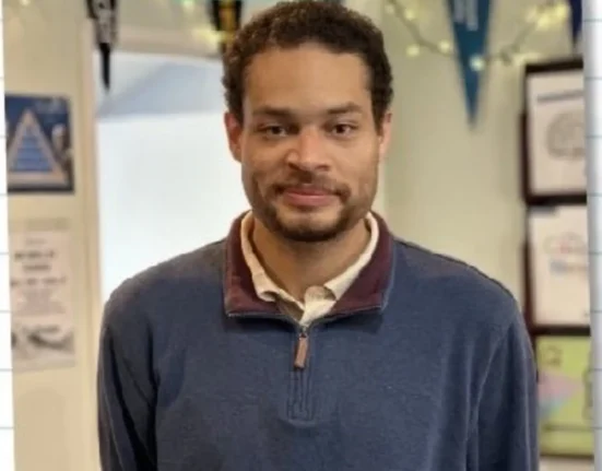 Suspectul de la Cina Corespondenților este susținător al Kamalei Harris, un profesor cu jumătate de normă și dezvoltator de jocuri video din California