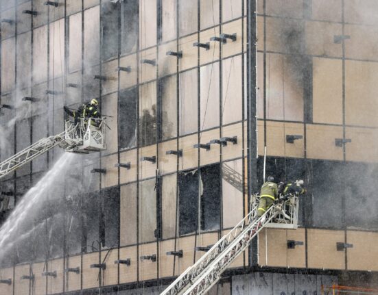 VIDEO Cel puțin șapte persoane au murit într-un incendiu la o clădire din Moscova