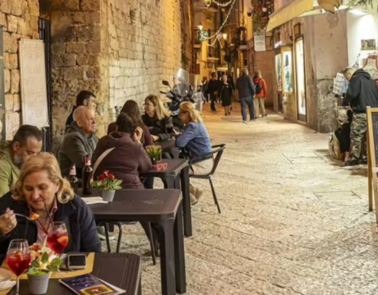 Destinația din Italia unde pastele sunt făcute pe stradă, sub ochii turiștilor: „Este autentic și este extraordinar”