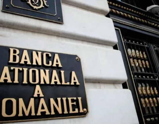 Agitație pe piața valutară astăzi. CURS BNR. La cât au ajuns EURO și gramul de aur. Declarație din Banca Națională