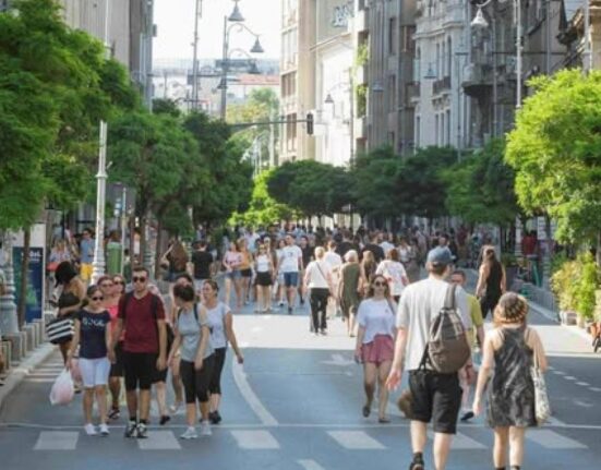 Dâmbovița devine „faleza” Capitalei: Weekend cu spectacole și plimbări la Străzi Deschise