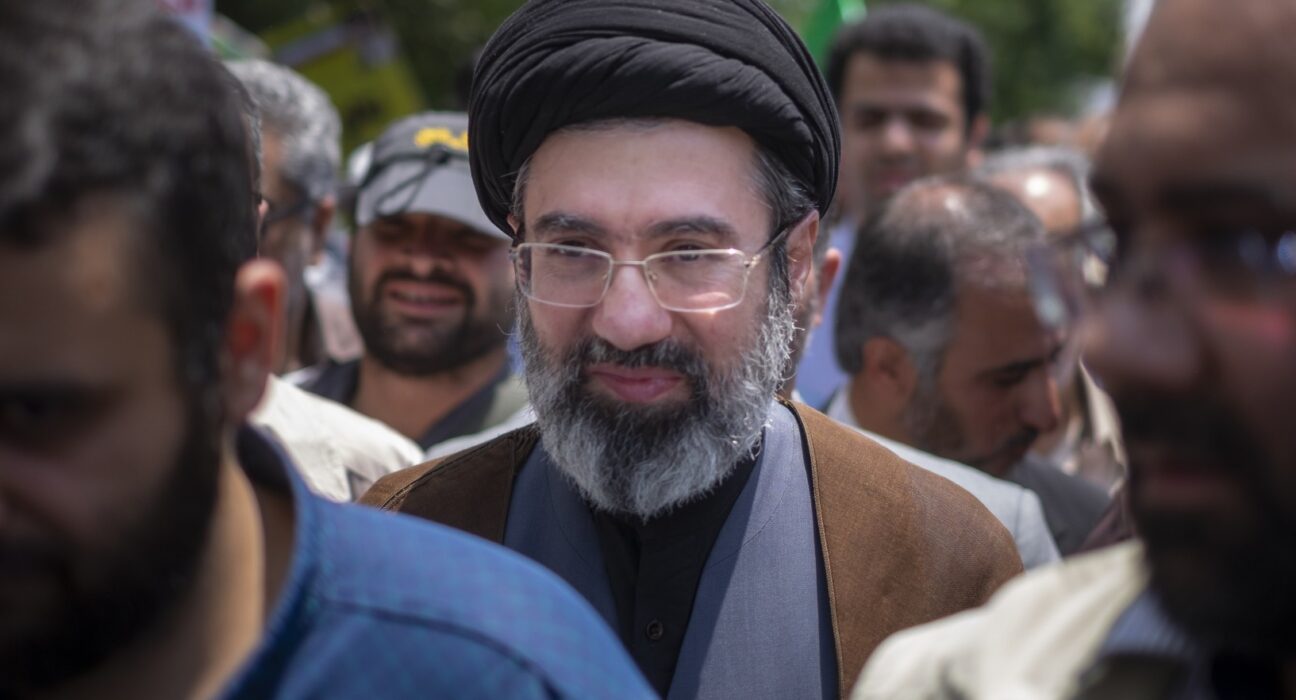 Liderul Iranului vrea „jihad cultural și economic” pentru „dezamăgirea” inamicilor. Mesajul lui Mojtaba Khamenei