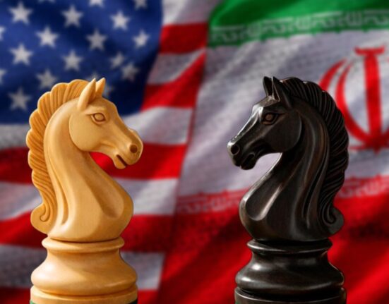 Războiul din Iran a transformat rutele maritime în piese pe o tablă de șah globală. Cum se reconfigurează miza pentru SUA și China