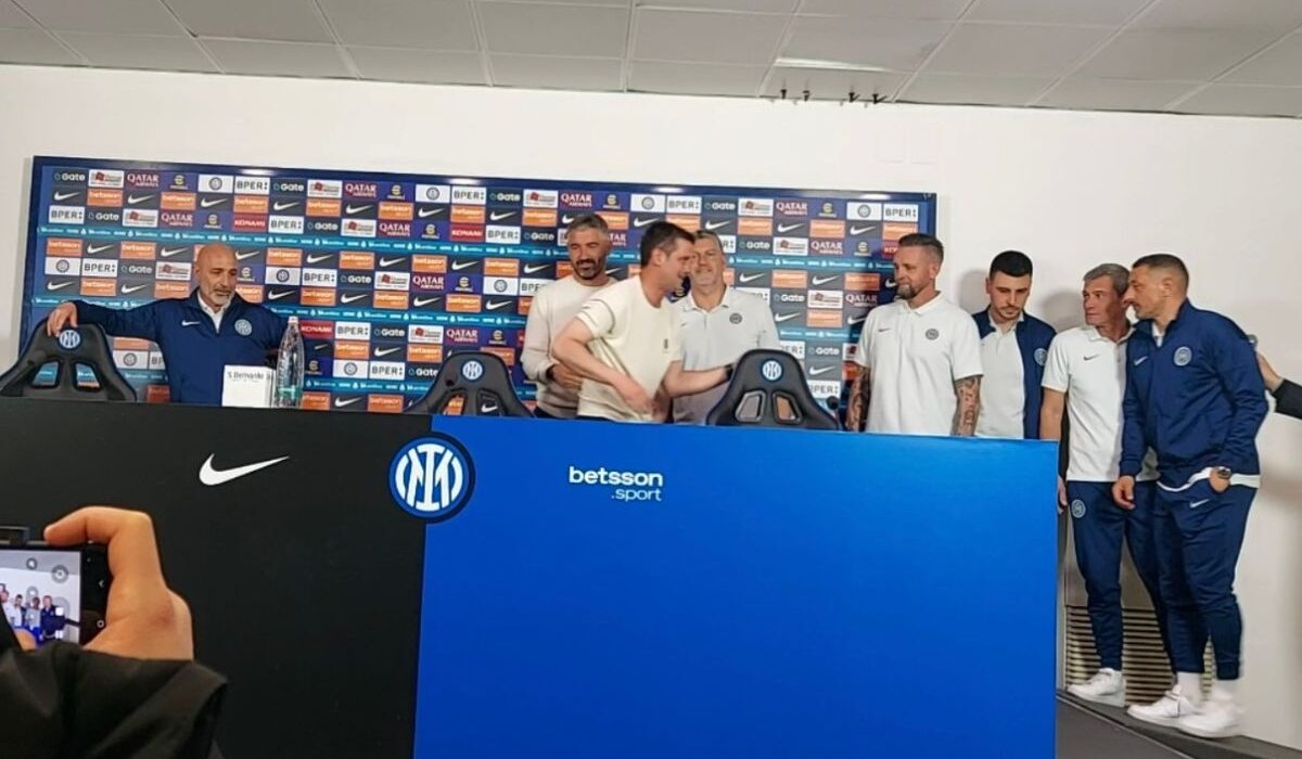 Gestul suprem făcut de Cristi Chivu pentru stafful său tehnic după ce Inter a câștigat titlul!