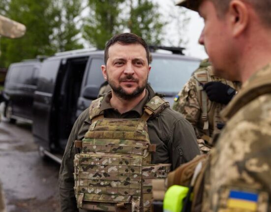 După ce Rusia a anunțat unilateral un armistițiu, Ucraina face același lucru. Zelenski: „Vom acționa simetric începând cu momentul specificat”