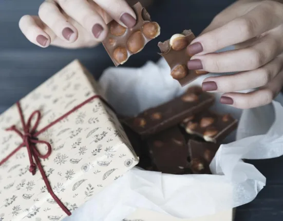Ce se întâmplă dacă mănânci ciocolată înainte de somn
