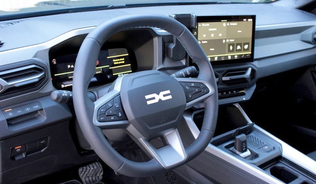 Dacia, „dormitor pe roți” » Imagini surprinzătoare: cum arată mașina-casă care nu a existat vreodată