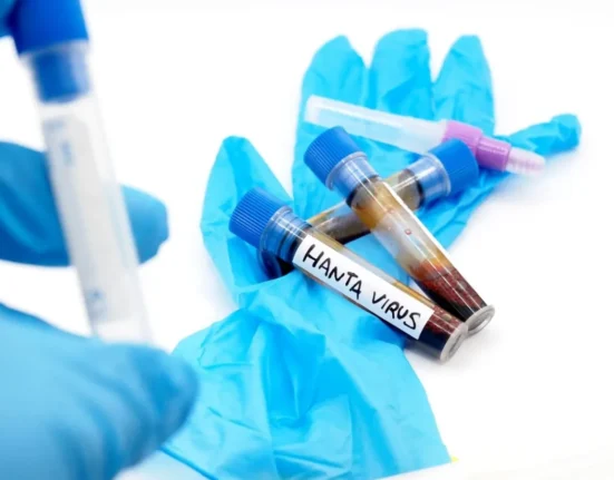 Alertă după repatrierea francezilor: unul dintre cei plasați în izolare strictă prezintă simptome de hantavirus