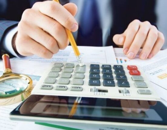 Vin noi creșteri de taxe și TVA? Avertismentul sever al S&P care ar putea arunca România în zona „Junk”