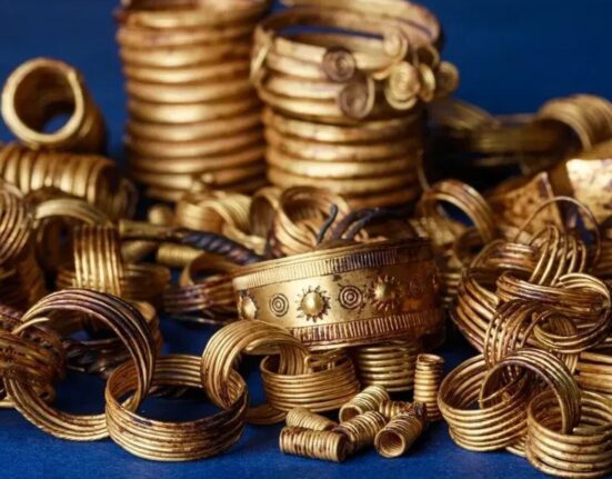Misterul tezaurului de aur, îngropat în urmă cu 3.300 de ani și descoperit în Europa: una dintre cele mai mari comori din Epoca Bronzului