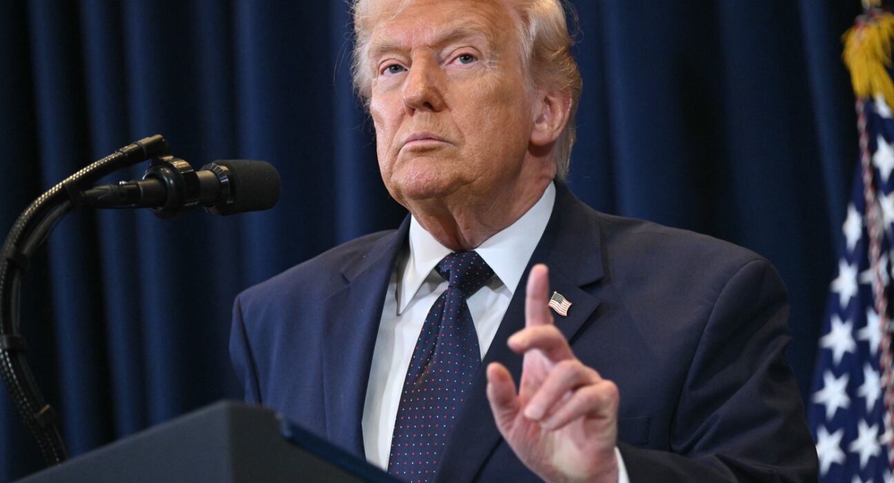 VIDEO Deranjat de întrebări, Trump a părăsit un interviu la postul NBC News