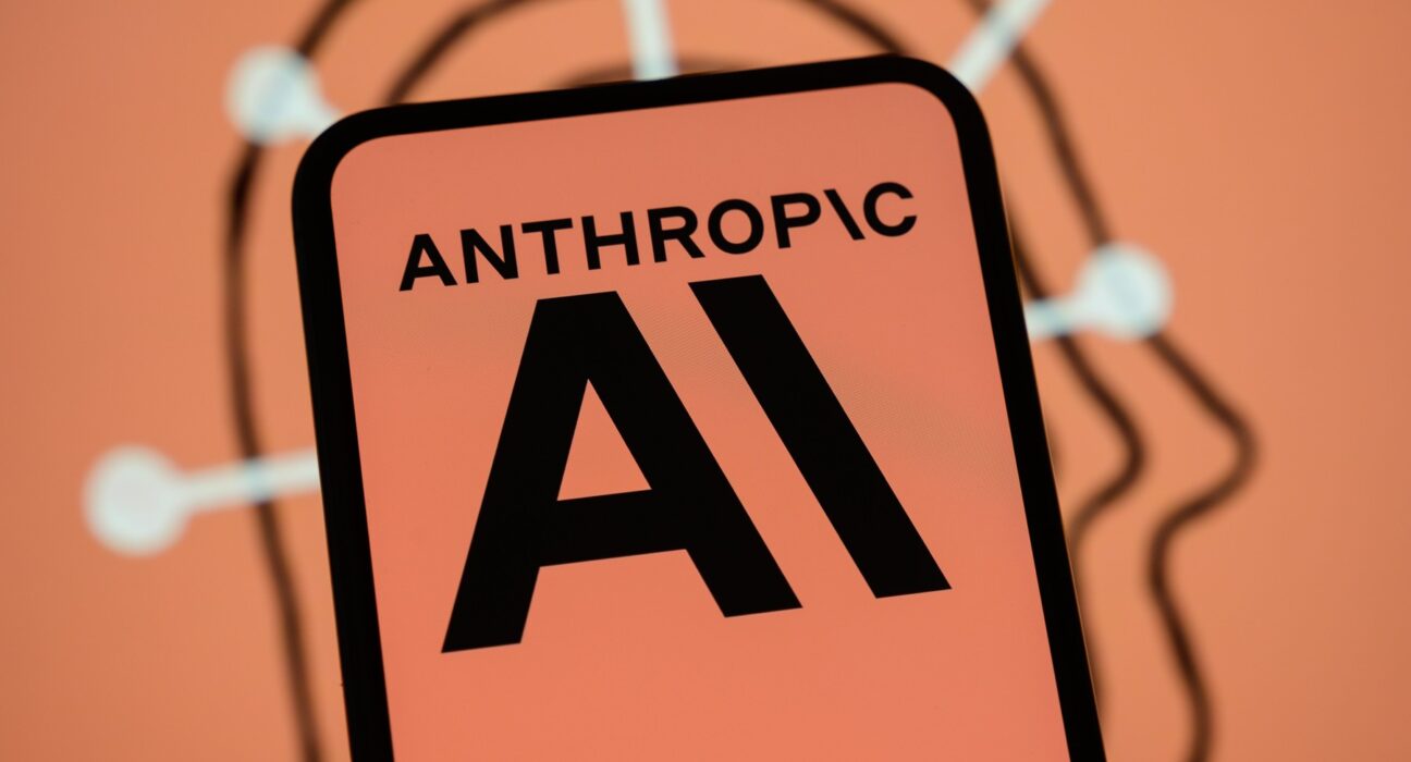 Anthropic tocmai a lansat public Fable 5, cel mai puternic model al său de AI, din clasa Mythos. Tariful dublu cerut