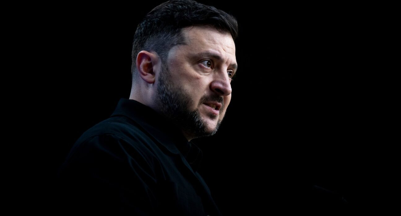 Limba rusă nu mai beneficiază de statut protejat în Ucraina. Ce prevede legea promulgată de Zelenski
