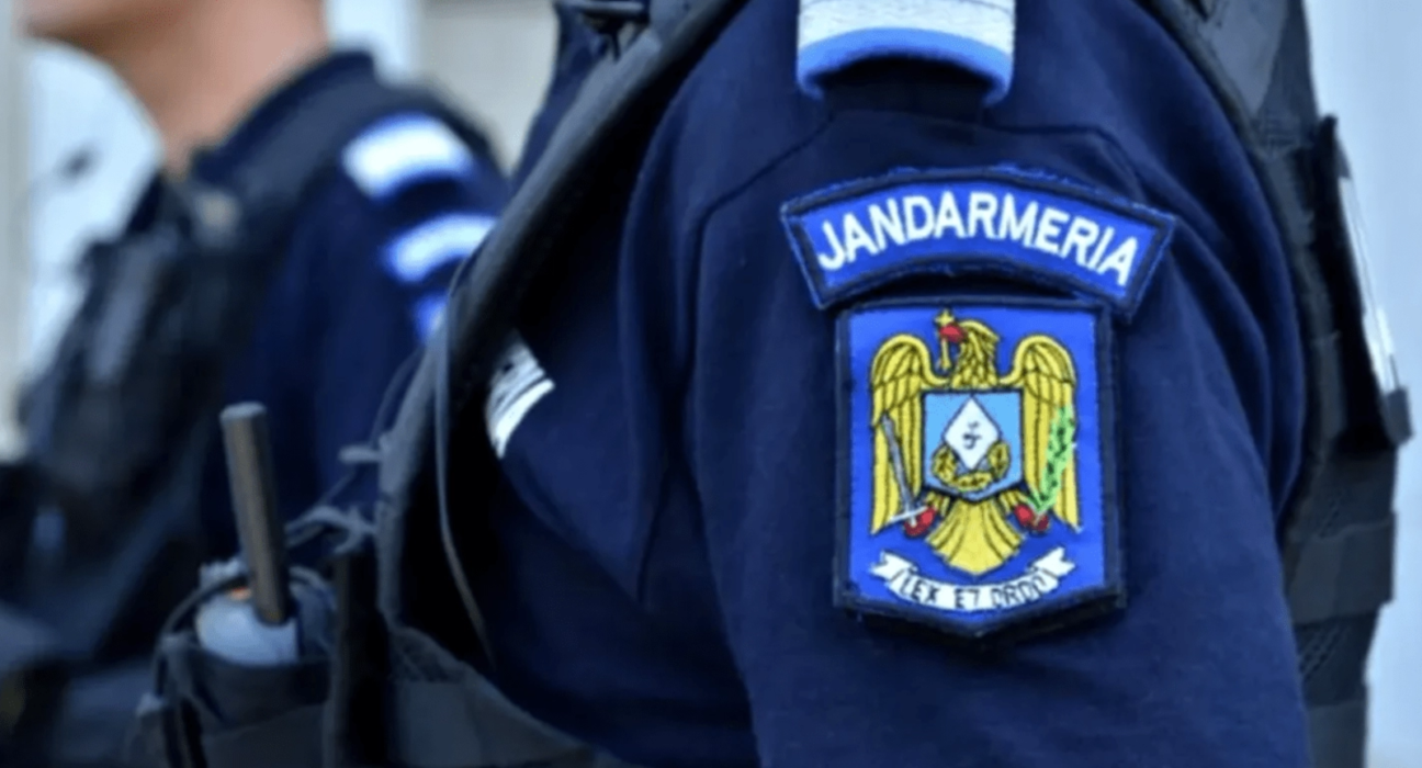 VIDEO Jandarmeria anunță că a dat amenzi și la Bucharest Pride și la Marșul Normalității: S-au deschis și dosare penale pentru port de obiecte periculoase