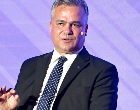 USR îi întoarce spatele lui Veștea: Un guvern nu se poate naște din trădarea propriului partid