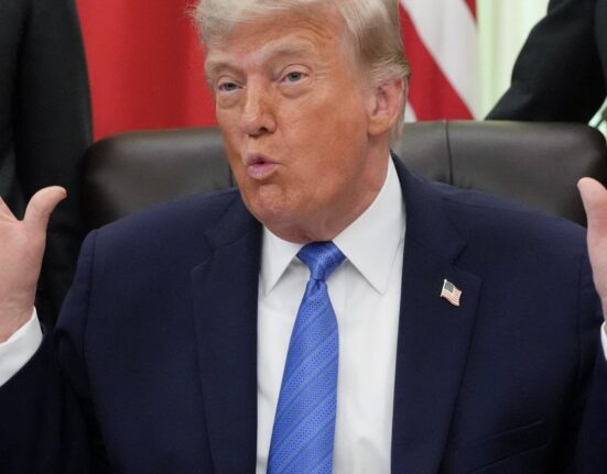 „Să curgă petrolul!”. Trump anunță cu entuziasm încheierea unui acord cu Iranul