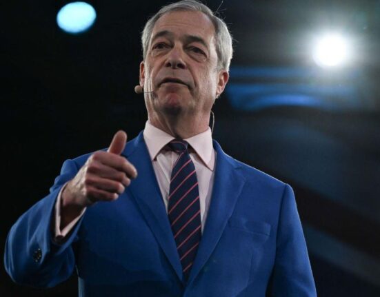 Plan radical al Reform UK: Nigel Farage vrea interzicerea locuințelor sociale pentru străini