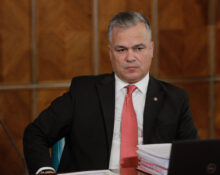 Veștea respinge ultimatumul PNL pentru depunerea mandatului. „Nu sunt vremuri pentru un guvern minoritar”