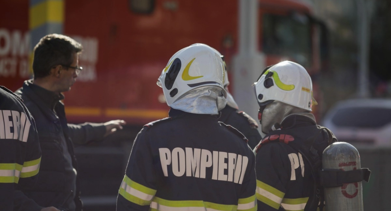 Incident grav în Bistrița-Năsăud: trei persoane rănite după explozia unui cazan de ţuică