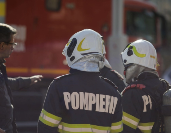 Incident grav în Bistrița-Năsăud: trei persoane rănite după explozia unui cazan de ţuică