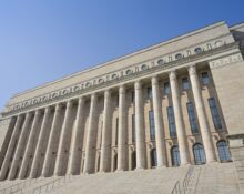 Finlanda face un pas decisiv pentru ridicarea interdicției totale care viza armele nucleare