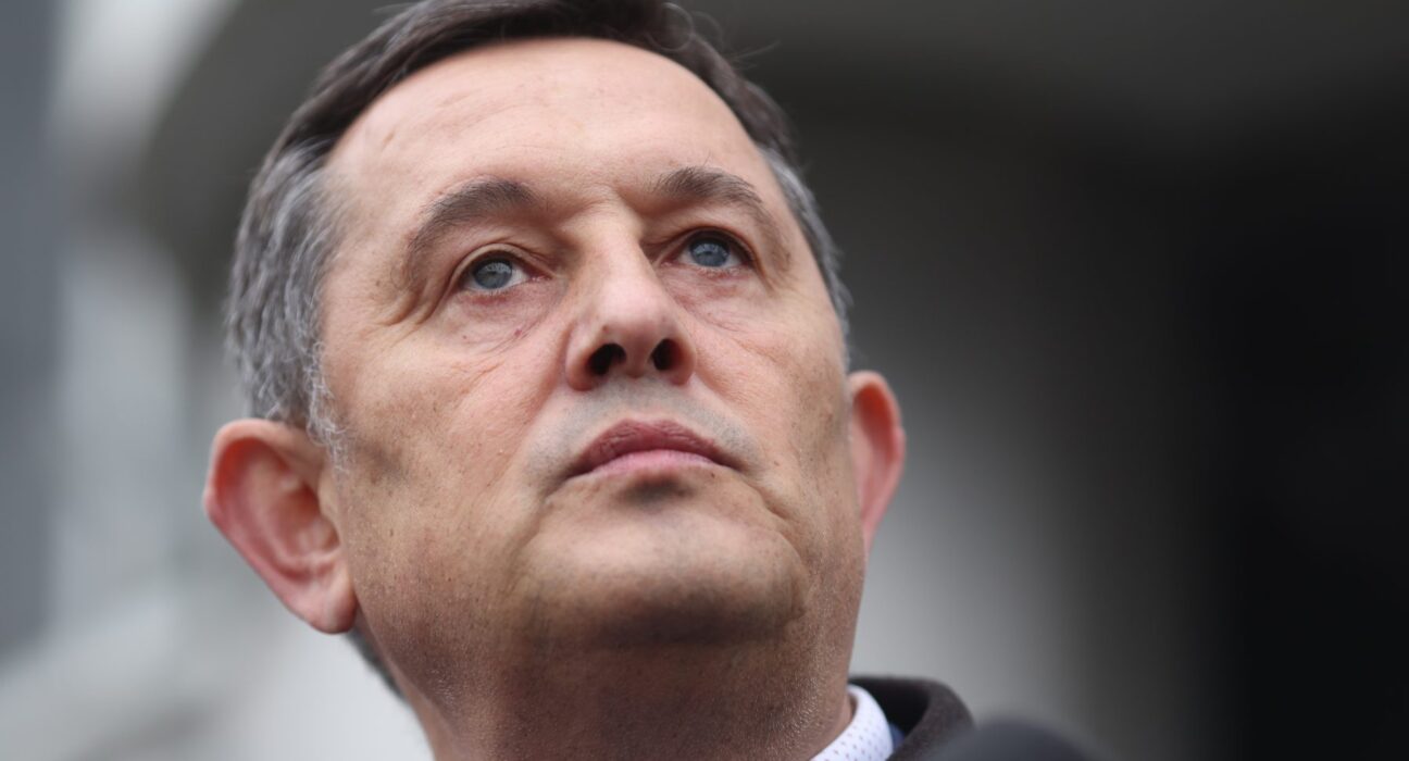 Convins că guvernul Veștea are „99,99% șanse să pice”, un lider AUR face o predicție: „Să-și ia inima în dinți și să se propună ca premier”