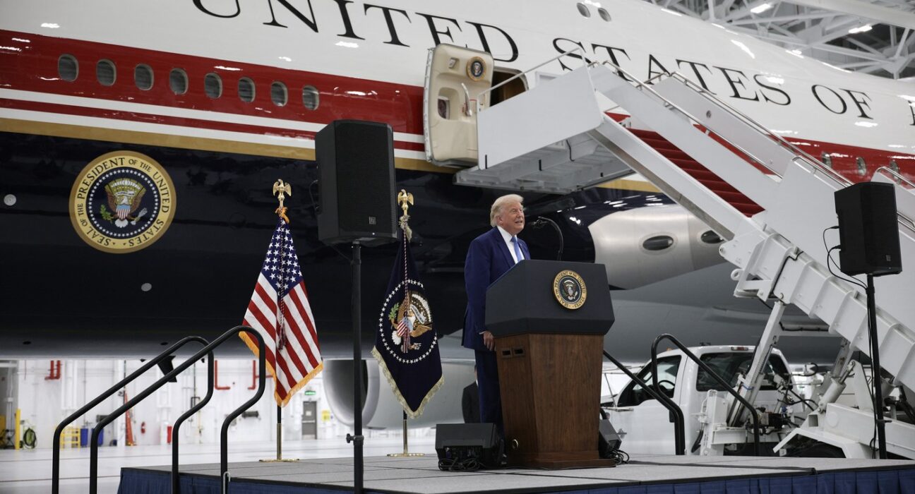 Donald Trump a primit noul avion Air Force One, donat de familia regală din Qatar