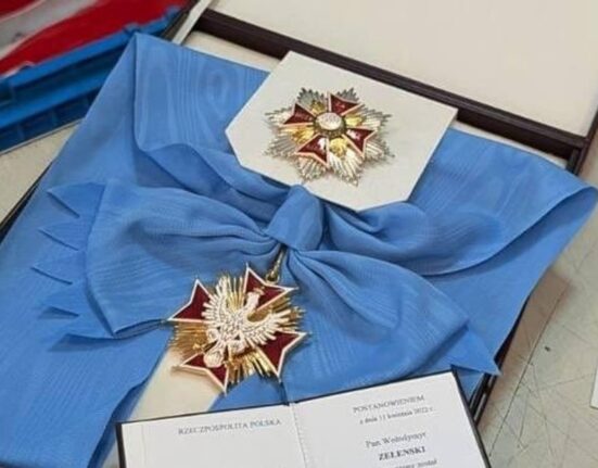 Criză diplomatică între Kiev și Varșovia. Zelenski și trei foști președinți ai Ucrainei returnează cea mai înaltă distincție a Poloniei