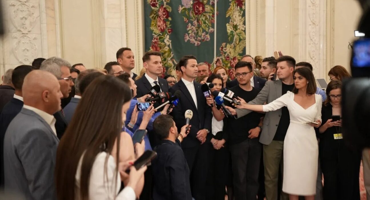 PNL cere plecări imediate după respingerea guvernului Veștea. Liberalii pregătesc sancțiuni pentru cei acuzați că au ignorat linia partidului. „PNL nu îi mai doreşte pe aceşti oameni care au trădat”