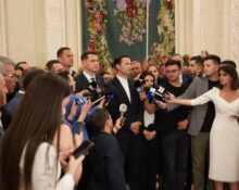 PNL cere plecări imediate după respingerea guvernului Veștea. Liberalii pregătesc sancțiuni pentru cei acuzați că au ignorat linia partidului. „PNL nu îi mai doreşte pe aceşti oameni care au trădat”