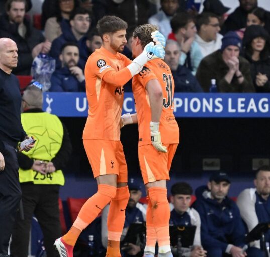 Ce surpriză! Fotbalistul umilit de antrenor în Champions League semnează pe cinci ani