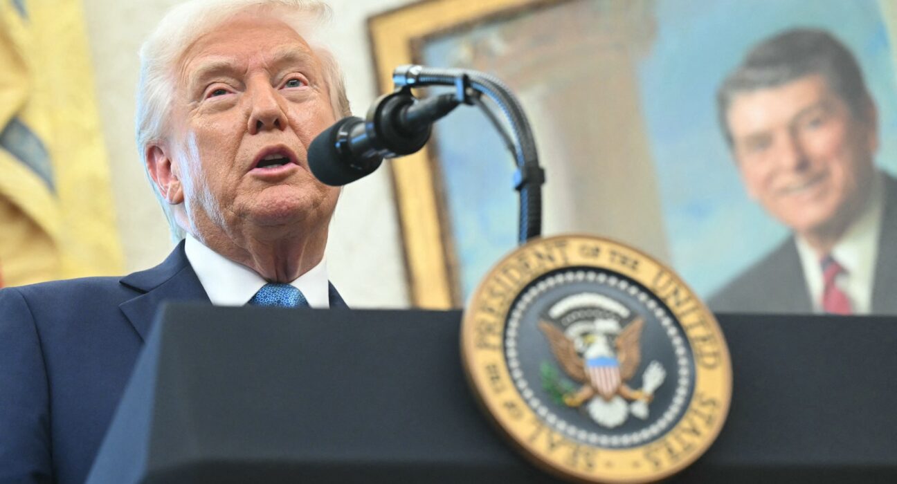 Trump amenință UE cu taxe vamale de 100% dacă taxează serviciile digitale ale companiilor americane