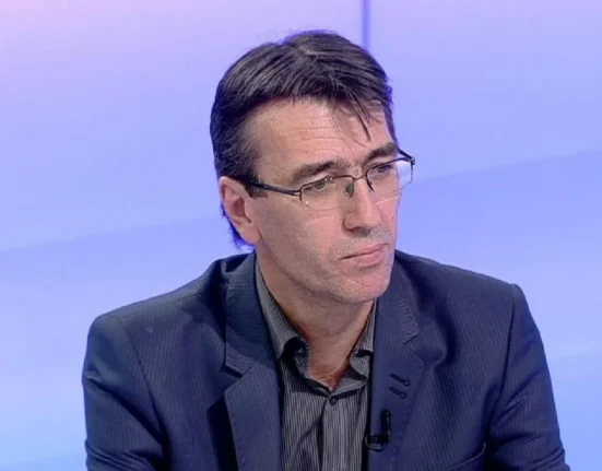 Avocatul Toni Neacșu a calculat și a anunțat data la care ar putea fi organizate alegerile anticipate