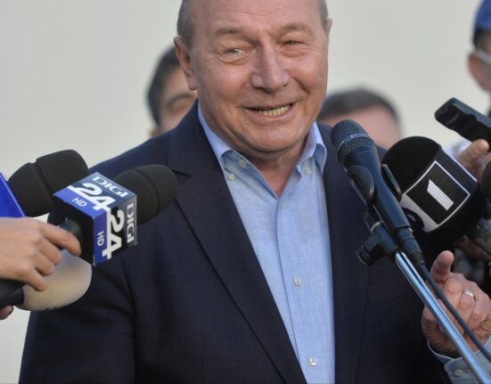 Traian Băsescu ironizează blocajul politic: „Bolojan vrea să rămână premier interimar pe termen nelimitat. Mai vedem la toamnă”